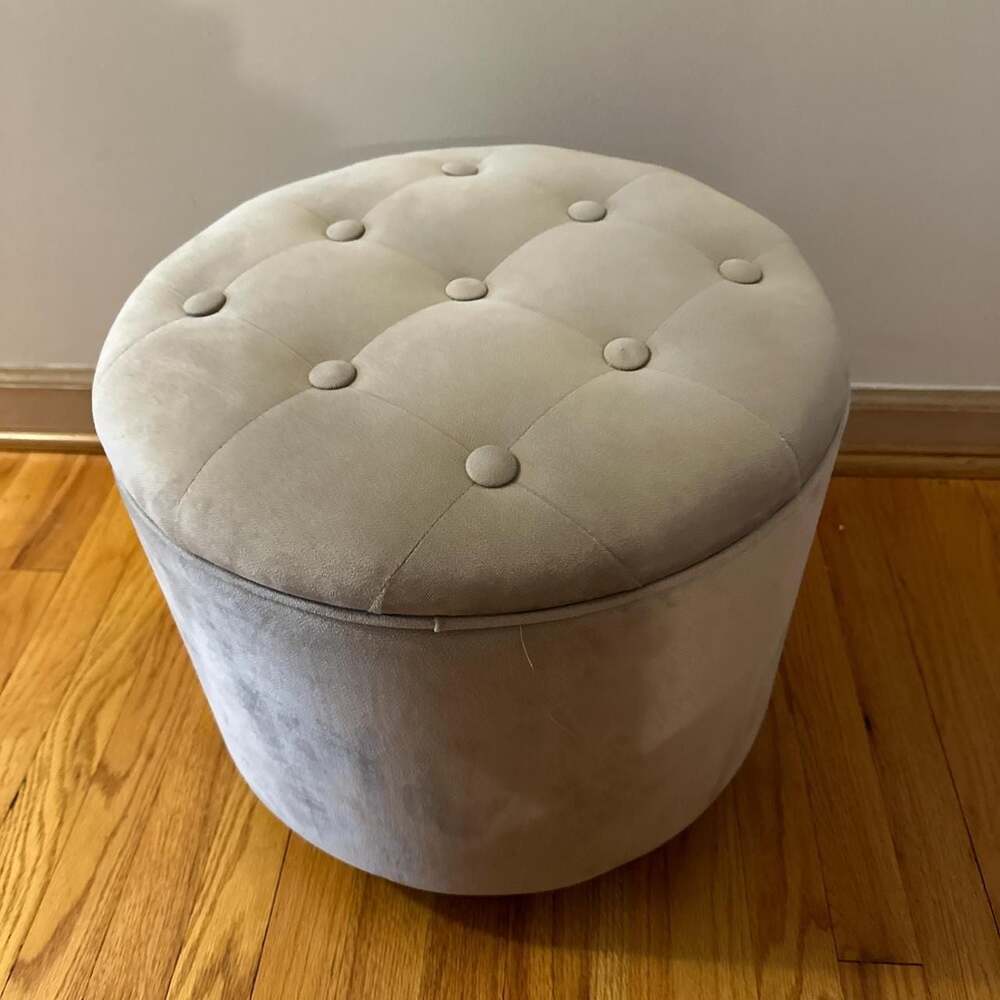 Ornavo Home Round Tufted Storage Ottoman Grey